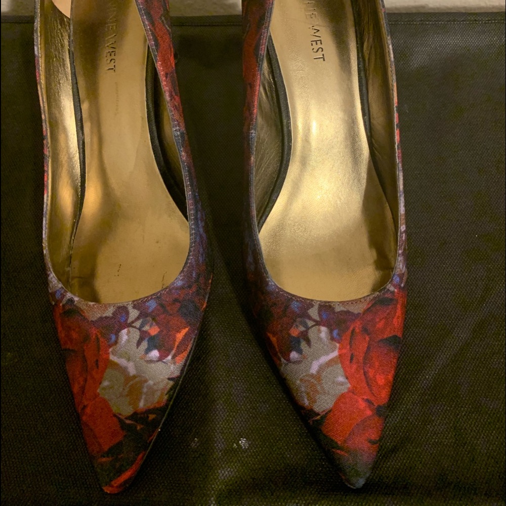 Shoes - Picture 2 of 4